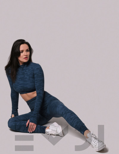 Топ с длинным рукавом